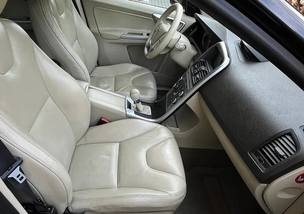 Volvo XC 60 cena 49900 przebieg: 250000, rok produkcji 2010 z Radom małe 352